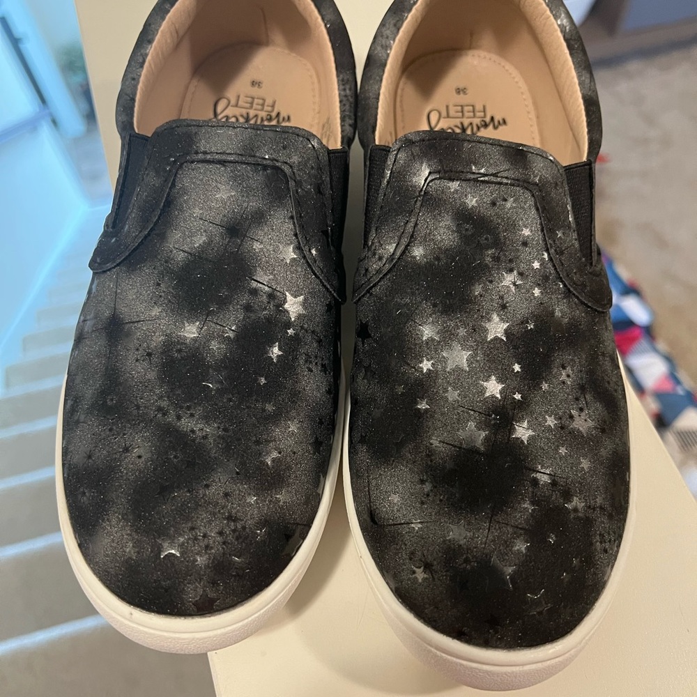 Monkey Feet -black stars mama shoes